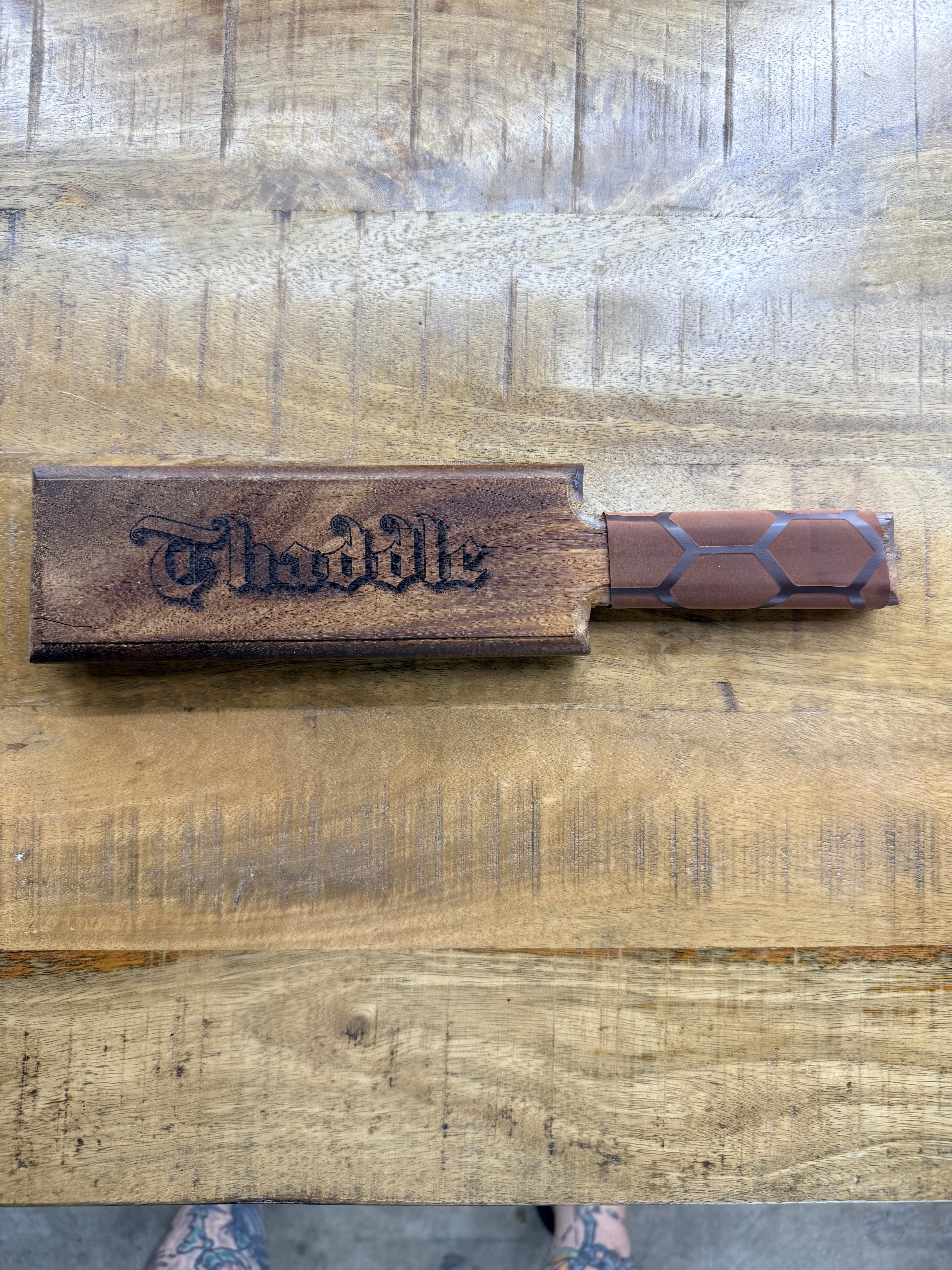The thaddle